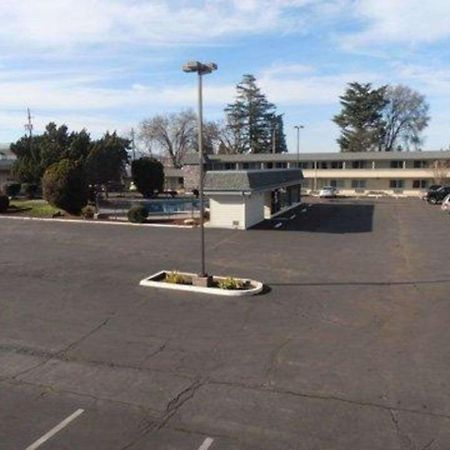 Econo Lodge Inn & Suites Central Μέντφορντ Εξωτερικό φωτογραφία
